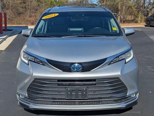2021 Toyota Sienna Limited 7-Passenger