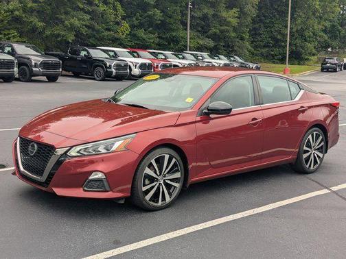 Scarlet 2020 Nissan Altima SR FWD