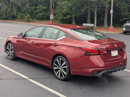 Scarlet 2020 Nissan Altima SR FWD
