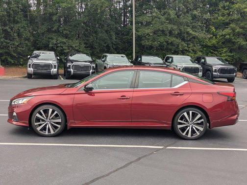 Scarlet 2020 Nissan Altima SR FWD