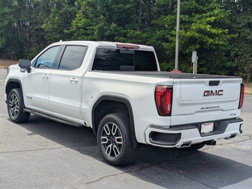 Summit White 2023 GMC Sierra 1500 AT4