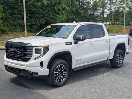 Summit White 2023 GMC Sierra 1500 AT4