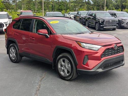 2025 Toyota RAV4 XLE