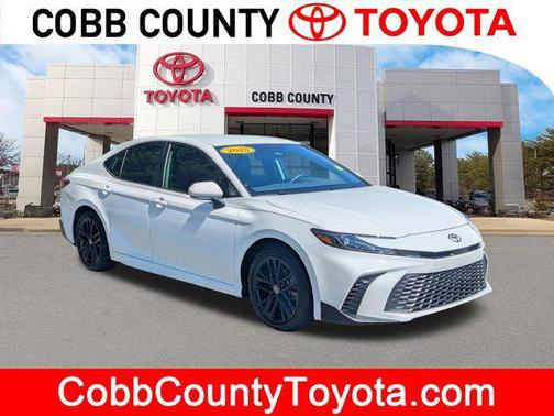 Ice Cap 2025 Toyota Camry SE