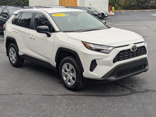2025 Toyota RAV4 LE