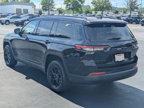 Diamond Black Crystal Pearlcoat 2024 Jeep Grand Cherokee L Altitude