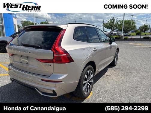 2024 Volvo XC60 B5 Plus Dark Theme