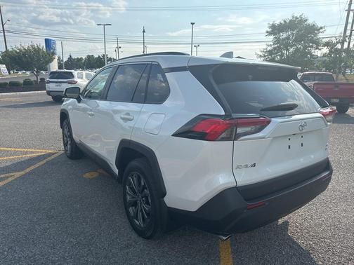 2025 Toyota RAV4 Hybrid XLE Premium