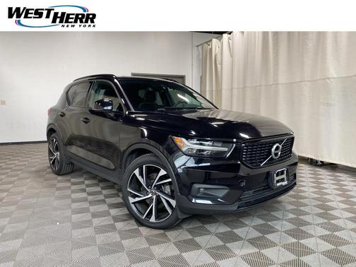 2020 Volvo XC40 T5 R-Design