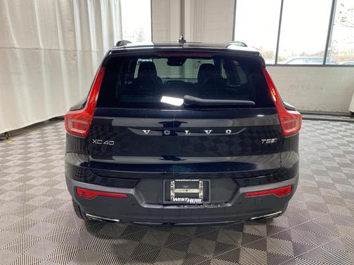 2020 Volvo XC40 T5 R-Design