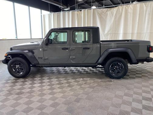 2021 Jeep Gladiator Sport