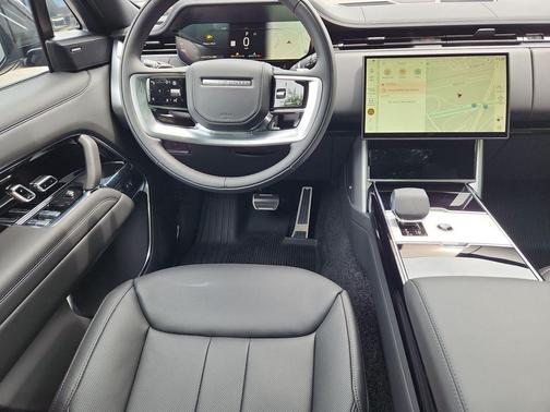 Santorini Black 2026 Land Rover Range Rover P400 SE 7 Seat