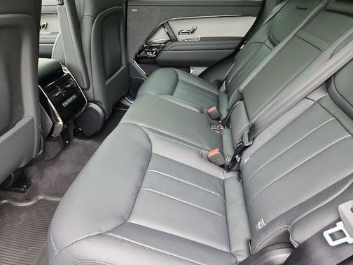 Fuji White 2026 Land Rover Range Rover Sport P360 SE