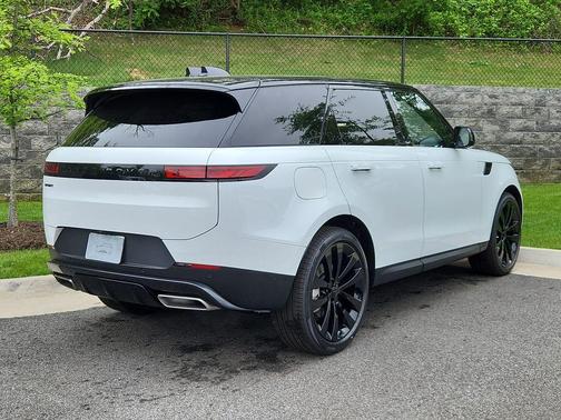 Fuji White 2026 Land Rover Range Rover Sport P360 SE