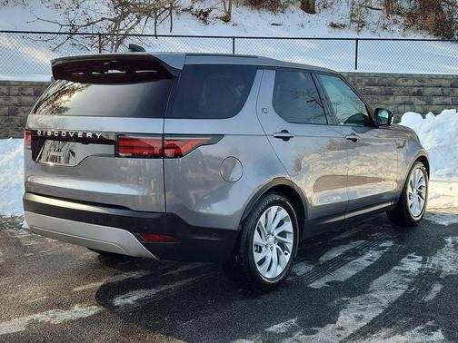 Eiger Grey 2025 Land Rover Discovery P300 S