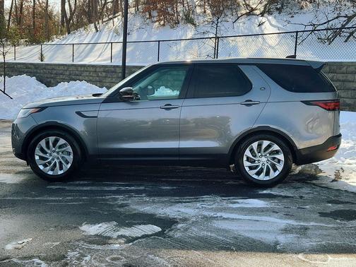 Eiger Grey 2025 Land Rover Discovery P300 S