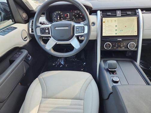 Eiger Grey 2025 Land Rover Discovery P300 S