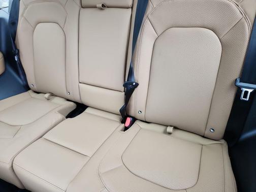 Santorini Black 2025 Land Rover Defender P400 X-Dynamic SE