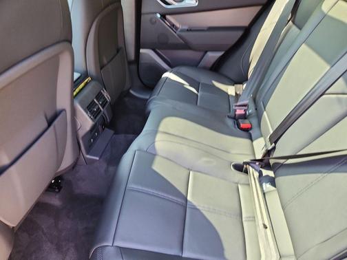 Zadar Grey 2026 Land Rover Range Rover Velar P250 S