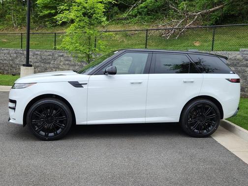 Fuji White 2026 Land Rover Range Rover Sport P400 Dynamic SE