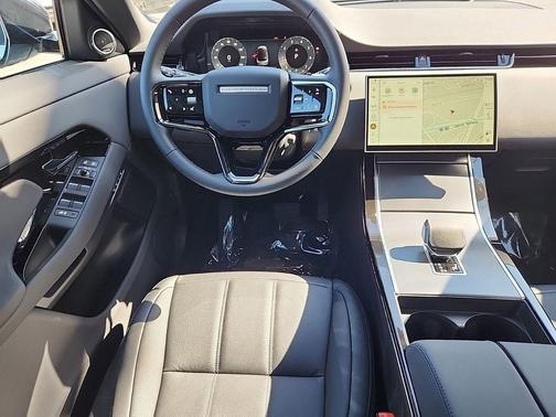 Fuji White 2026 Land Rover Range Rover Evoque S