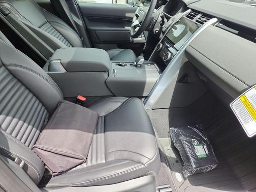 Blue 2026 Land Rover Discovery S