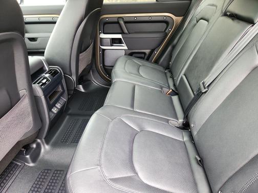 Gondwana Stone 2023 Land Rover Defender 110 S