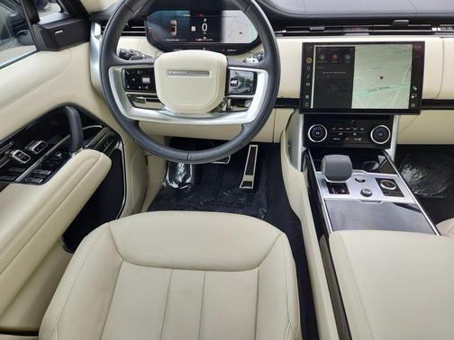 Fuji White 2023 Land Rover Range Rover P400 SE