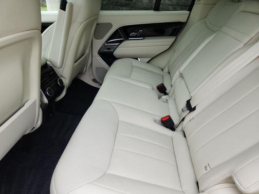 Fuji White 2023 Land Rover Range Rover P400 SE