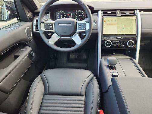 Santorini Black 2026 Land Rover Discovery S