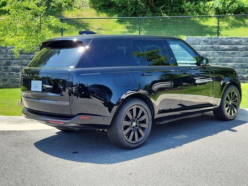 Santorini Black 2025 Land Rover Range Rover P550e SE