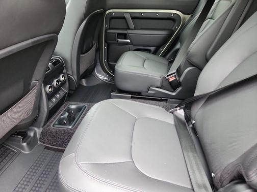 2025 Land Rover Defender P300 S