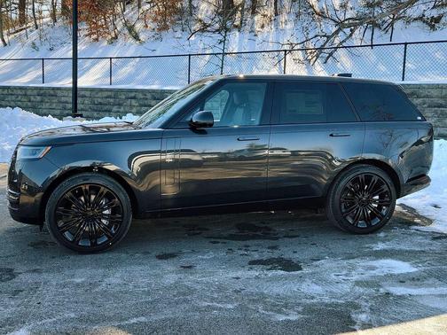 Carpathian Grey 2026 Land Rover Range Rover P400 SE