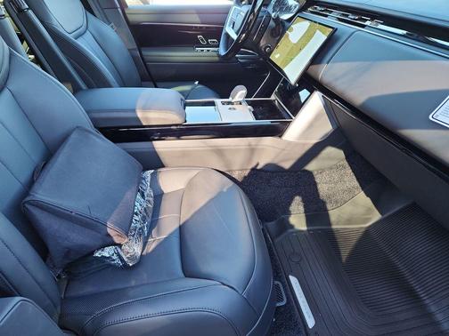 Carpathian Grey 2026 Land Rover Range Rover P400 SE