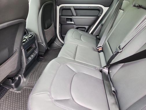 Borasco Grey 2026 Land Rover Defender P400 X-Dynamic SE