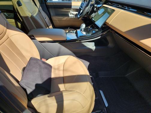 Giola Green 2026 Land Rover Range Rover Sport SE