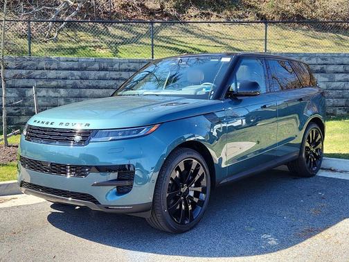 Giola Green 2026 Land Rover Range Rover Sport SE