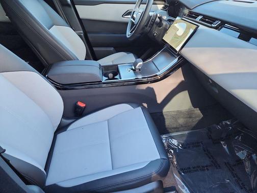 Giola Green 2026 Land Rover Range Rover Velar P250 S