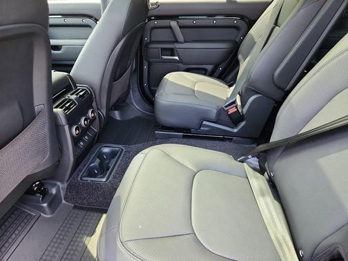 2025 Land Rover Defender P400 S