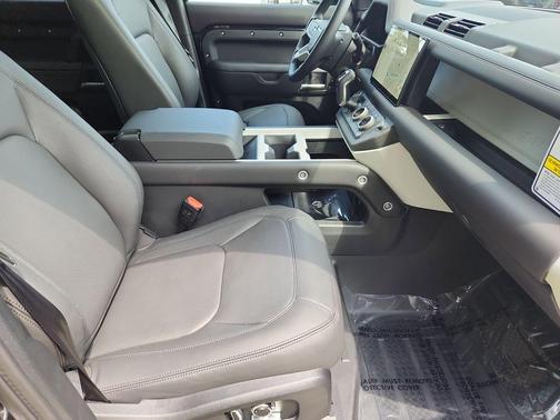 2025 Land Rover Defender P400 S