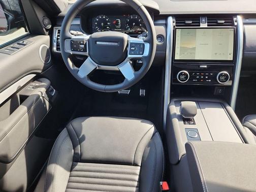 Sedona Red 2026 Land Rover Discovery GEMINI EDITION