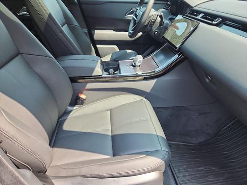 2026 Land Rover Range Rover Velar P250 Dynamic SE