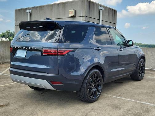 Varesine Blue 2025 Land Rover Discovery P300 S