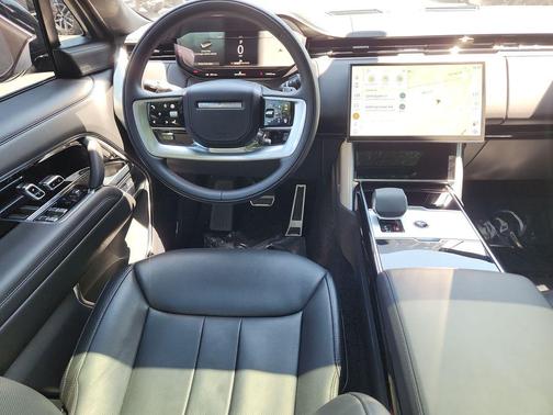 Santorini Black 2025 Land Rover Range Rover P400 SE