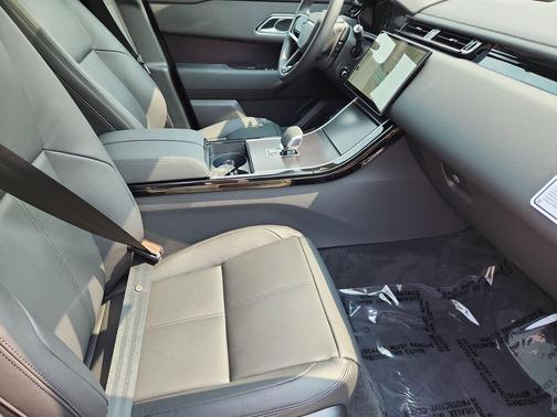 2026 Land Rover Range Rover Velar P250 Dynamic SE