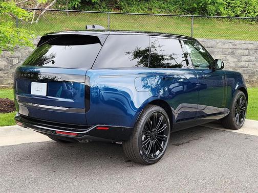 Petrolix Blue Gloss 2026 Land Rover Range Rover P530 SE