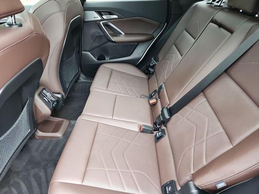 Mineral White Metallic 2024 BMW X1 xDrive28i