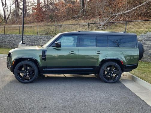 Woolstone Green 2026 Land Rover Defender 130 X-Dynamic SE