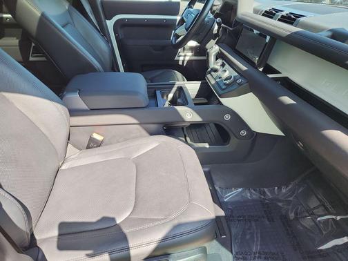 Fuji White 2023 Land Rover Defender 110 S