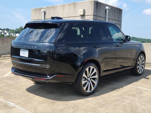 Santorini Black 2025 Land Rover Range Rover P400 SE